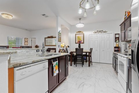 House in Punta Gorda, Florida 3 bedrooms, 187.66 sq.m. № 1786203 - photo 8