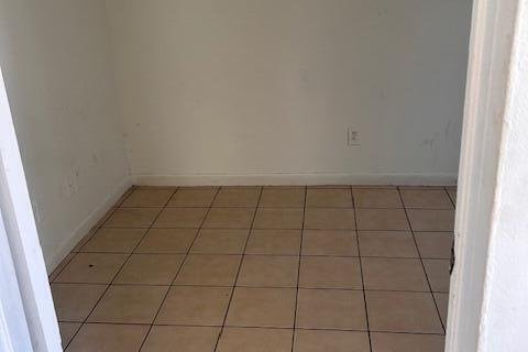 House in Lake Worth, Florida 3 bedrooms, 71.35 sq.m. № 2086756 - photo 20