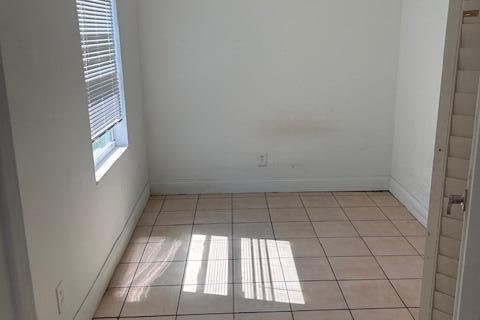House in Lake Worth, Florida 3 bedrooms, 71.35 sq.m. № 2086756 - photo 21