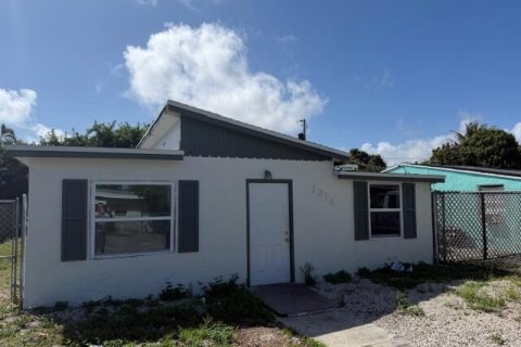 House in Lake Worth, Florida 3 bedrooms, 71.35 sq.m. № 2086756 - photo 5