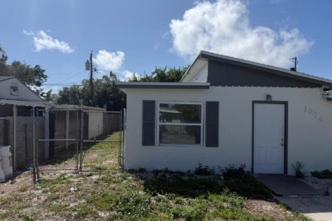 House in Lake Worth, Florida 3 bedrooms, 71.35 sq.m. № 2086756 - photo 4