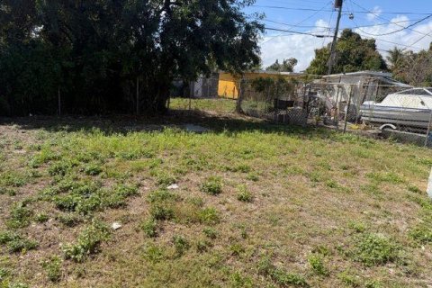 House in Lake Worth, Florida 3 bedrooms, 71.35 sq.m. № 2086756 - photo 28