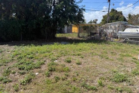 House in Lake Worth, Florida 3 bedrooms, 71.35 sq.m. № 2086756 - photo 25