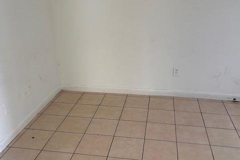 House in Lake Worth, Florida 3 bedrooms, 71.35 sq.m. № 2086756 - photo 19