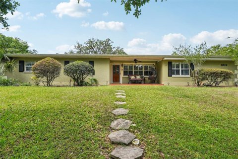 House in Ocala, Florida 4 bedrooms, 179.39 sq.m. № 1772815 - photo 1