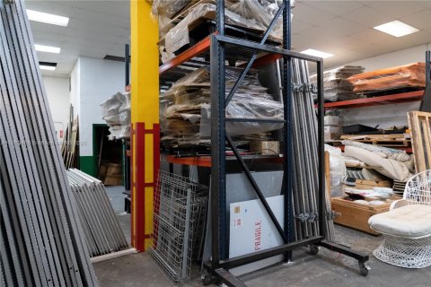 Commercial property in Miami, Florida № 1875005 - photo 30