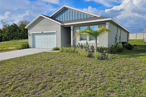 Villa ou maison à Tavares, Floride 4 chambres, 151.15 m2 № 2419871