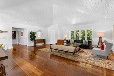 House in Pinecrest, Florida 5 bedrooms, 468.13 sq.m. № 1469509 - photo 29
