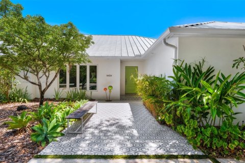 House in Pinecrest, Florida 5 bedrooms, 468.13 sq.m. № 1469509 - photo 27