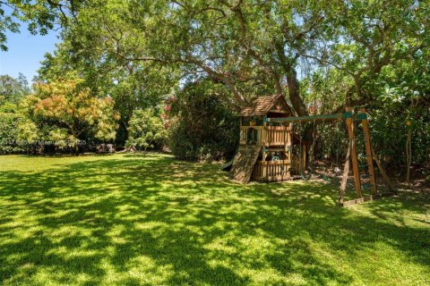 House in Pinecrest, Florida 5 bedrooms, 468.13 sq.m. № 1469509 - photo 25