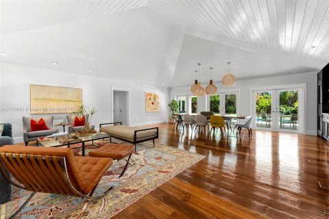 House in Pinecrest, Florida 5 bedrooms, 468.13 sq.m. № 1469509 - photo 3
