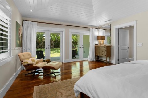 House in Pinecrest, Florida 5 bedrooms, 468.13 sq.m. № 1469509 - photo 9