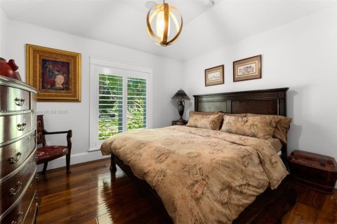 House in Pinecrest, Florida 5 bedrooms, 468.13 sq.m. № 1469509 - photo 16