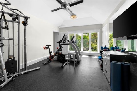 House in Pinecrest, Florida 5 bedrooms, 468.13 sq.m. № 1469509 - photo 20
