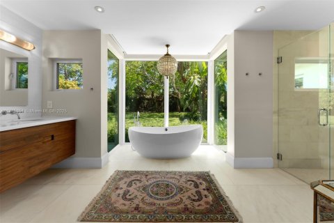 House in Pinecrest, Florida 5 bedrooms, 468.13 sq.m. № 1469509 - photo 10
