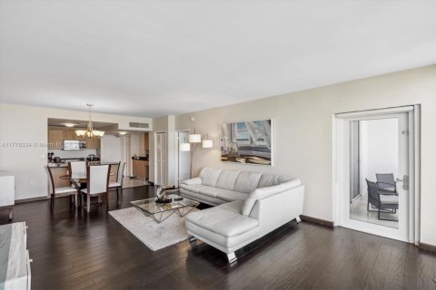 Copropriété à louer à Bal Harbour, Floride: 1 chambre, 83.24 m2 № 1698412 - photo 4
