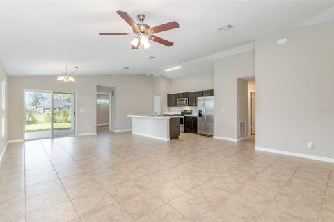 House in Palm Bay, Florida 4 bedrooms, 170.29 sq.m. № 1902383 - photo 5