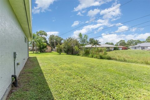 House in Palm Bay, Florida 4 bedrooms, 170.29 sq.m. № 1902383 - photo 21