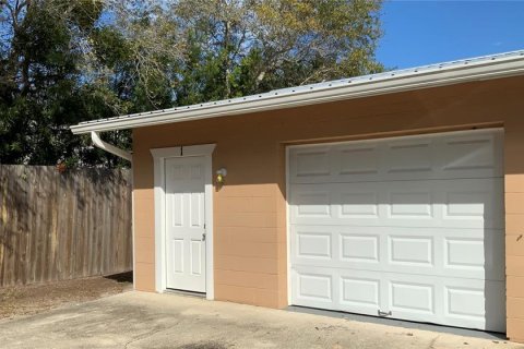 Commercial property in Edgewater, Florida 55.74 sq.m. № 1562230 - photo 2