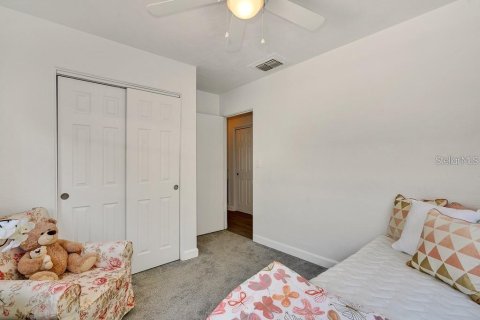 House in Saint Petersburg, Florida 3 bedrooms, 110 sq.m. № 1915744 - photo 18