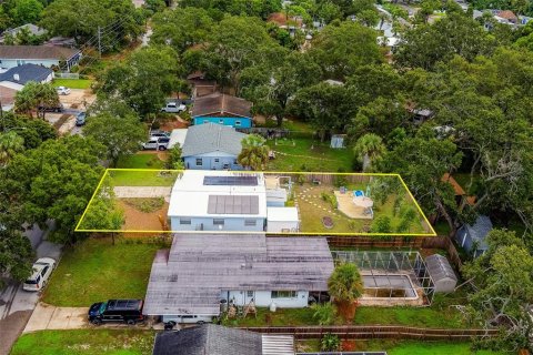 House in Saint Petersburg, Florida 3 bedrooms, 110 sq.m. № 1915744 - photo 23