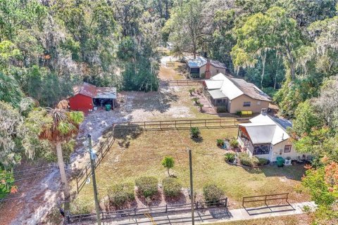 House in Dunnellon, Florida 5 bedrooms, 193.33 sq.m. № 2108615