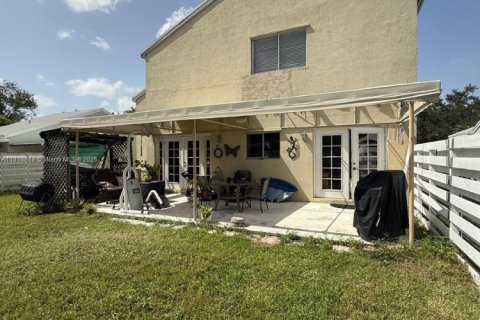 House in Miami, Florida 3 bedrooms, 155.05 sq.m. № 1776423 - photo 24