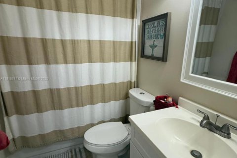 House in Miami, Florida 3 bedrooms, 155.05 sq.m. № 1776423 - photo 21