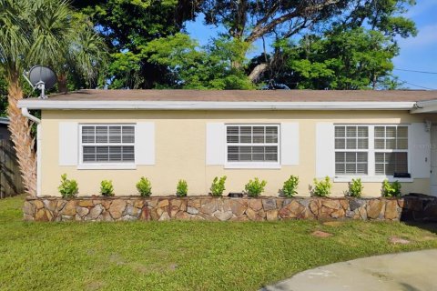 Villa ou maison à vendre à Saint Petersburg, Floride: 3 chambres, 100.89 m2 № 2358512 - photo 2