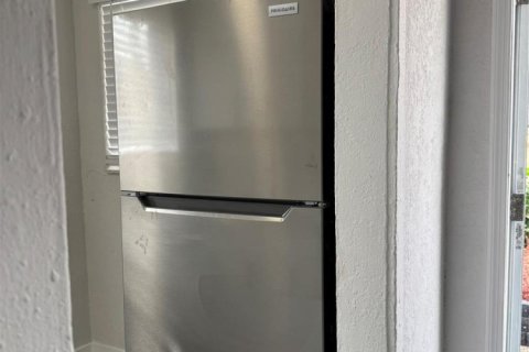 Appartement à louer à Miami, Floride: 1 chambre, 41.81 m2 № 2178093 - photo 4