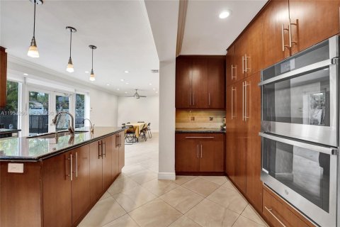 Villa ou maison à vendre à Hollywood, Floride: 6 chambres, 241.92 m2 № 2010123 - photo 18