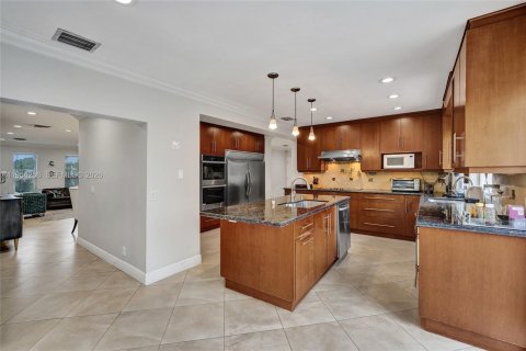 Villa ou maison à vendre à Hollywood, Floride: 6 chambres, 241.92 m2 № 2010123 - photo 15