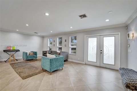 Villa ou maison à vendre à Hollywood, Floride: 6 chambres, 241.92 m2 № 2010123 - photo 6