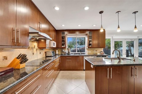 Villa ou maison à vendre à Hollywood, Floride: 6 chambres, 241.92 m2 № 2010123 - photo 20