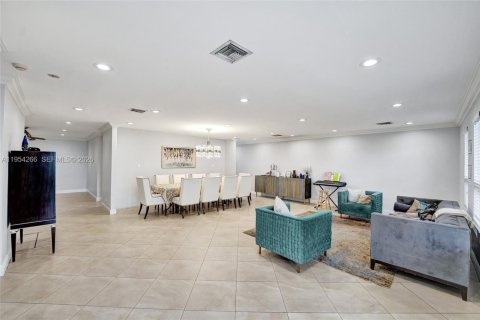 Villa ou maison à vendre à Hollywood, Floride: 6 chambres, 241.92 m2 № 2010123 - photo 5