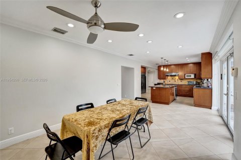 Villa ou maison à vendre à Hollywood, Floride: 6 chambres, 241.92 m2 № 2010123 - photo 14