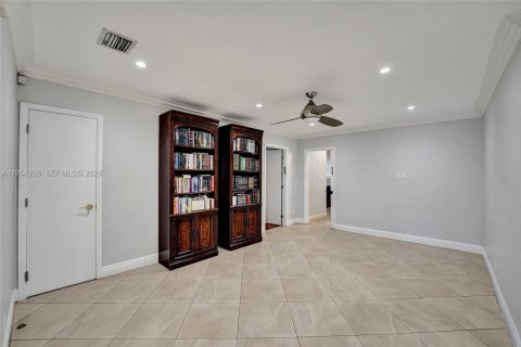 Villa ou maison à vendre à Hollywood, Floride: 6 chambres, 241.92 m2 № 2010123 - photo 21