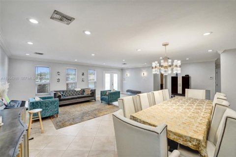 Villa ou maison à vendre à Hollywood, Floride: 6 chambres, 241.92 m2 № 2010123 - photo 12