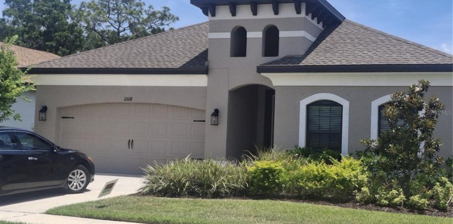 Villa ou maison à New Port Richey, Floride 4 chambres, 192.68 m2 № 2114443