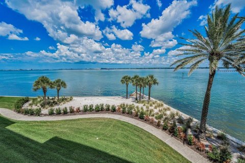 Condominio en venta en Saint Petersburg, Florida, 3 dormitorios, 170.29 m2 № 1913442 - foto 10