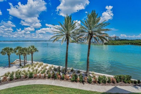 Condominio en venta en Saint Petersburg, Florida, 3 dormitorios, 170.29 m2 № 1913442 - foto 13