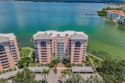 Condominio en venta en Saint Petersburg, Florida, 3 dormitorios, 170.29 m2 № 1913442 - foto 4
