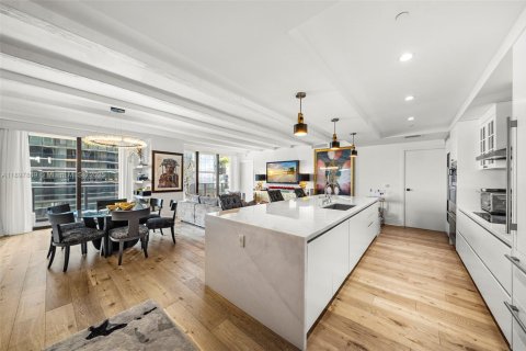 Copropriété à vendre à Miami, Floride: 3 chambres, 161.09 m2 № 1965033 - photo 1