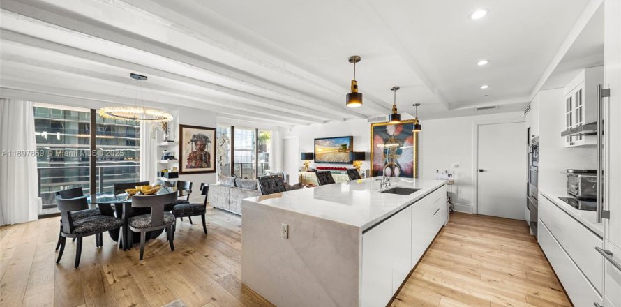 Condo à Miami, Floride, 3 chambres № 1965033