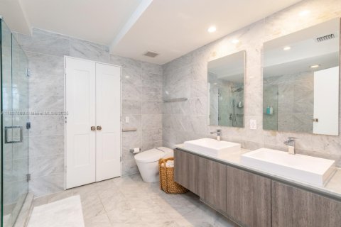 Copropriété à vendre à Miami, Floride: 3 chambres, 161.09 m2 № 1965033 - photo 16