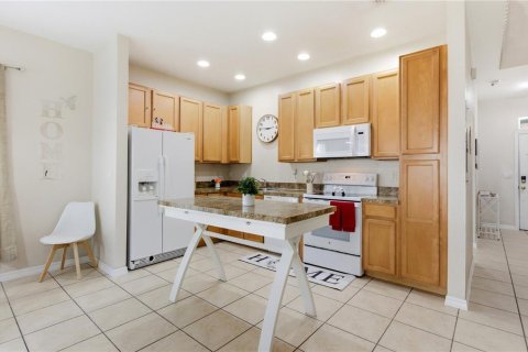 Adosado en venta en Kissimmee, Florida, 5 dormitorios, 165.27 m2 № 2201830 - foto 16