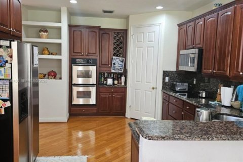 Снять в аренду виллу или дом в Купер-Сити, Флорида 4 спальни, 351.45м2, № 2085169 - фото 6