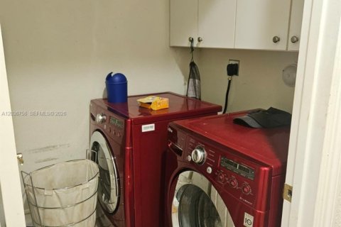 Снять в аренду виллу или дом в Купер-Сити, Флорида 4 спальни, 351.45м2, № 2085169 - фото 16