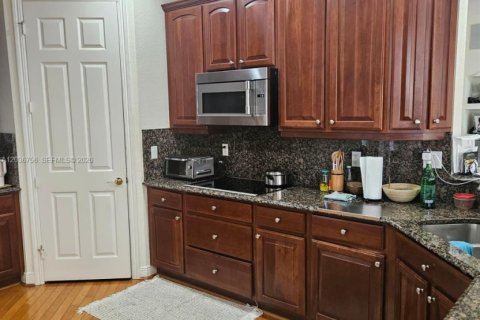 Снять в аренду виллу или дом в Купер-Сити, Флорида 4 спальни, 351.45м2, № 2085169 - фото 7