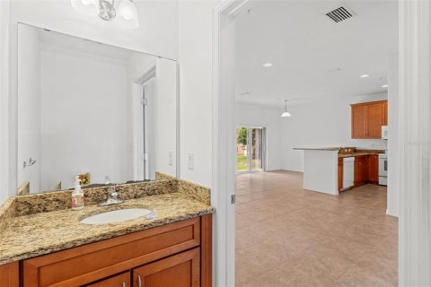 Townhouse in Cocoa Beach, Florida 3 bedrooms, 145.48 sq.m. № 2259146 - photo 10